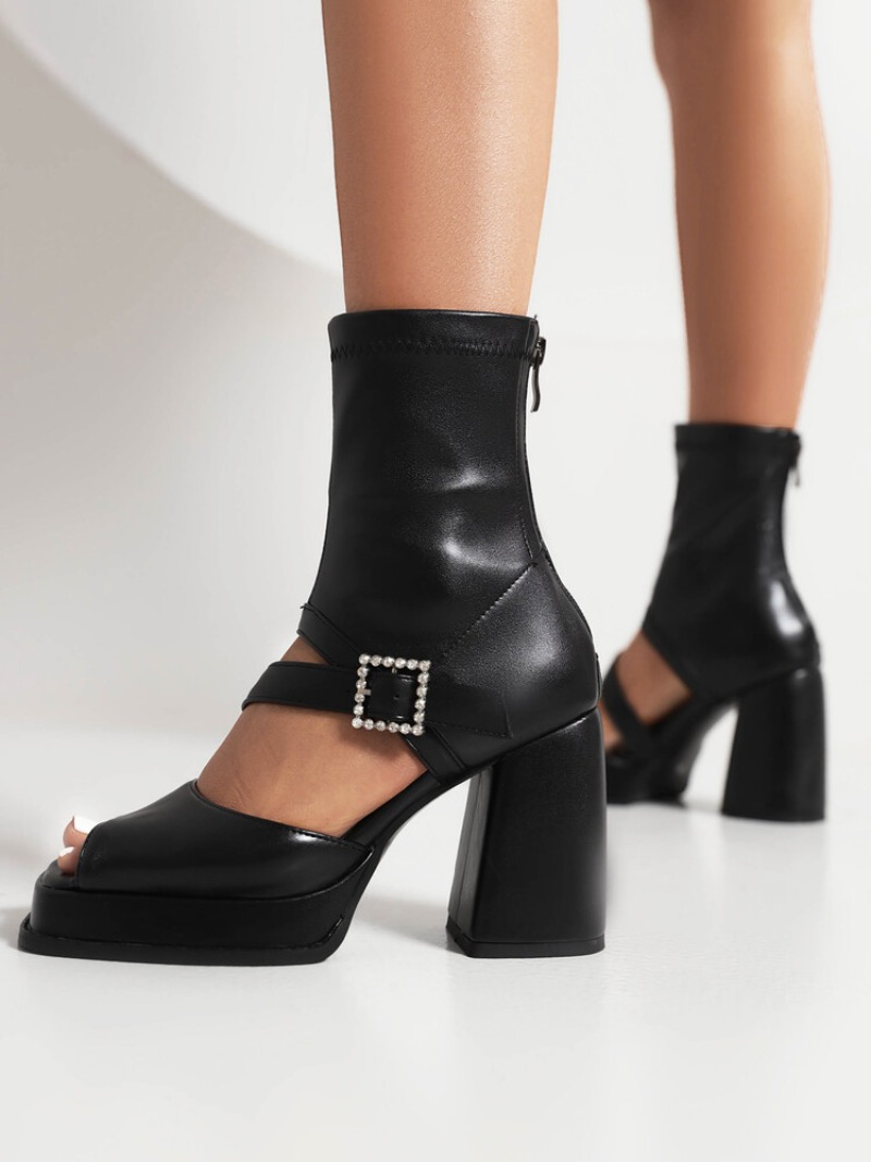 Design Women Gladialtor Sandal - Street Fashion Female recension och pris