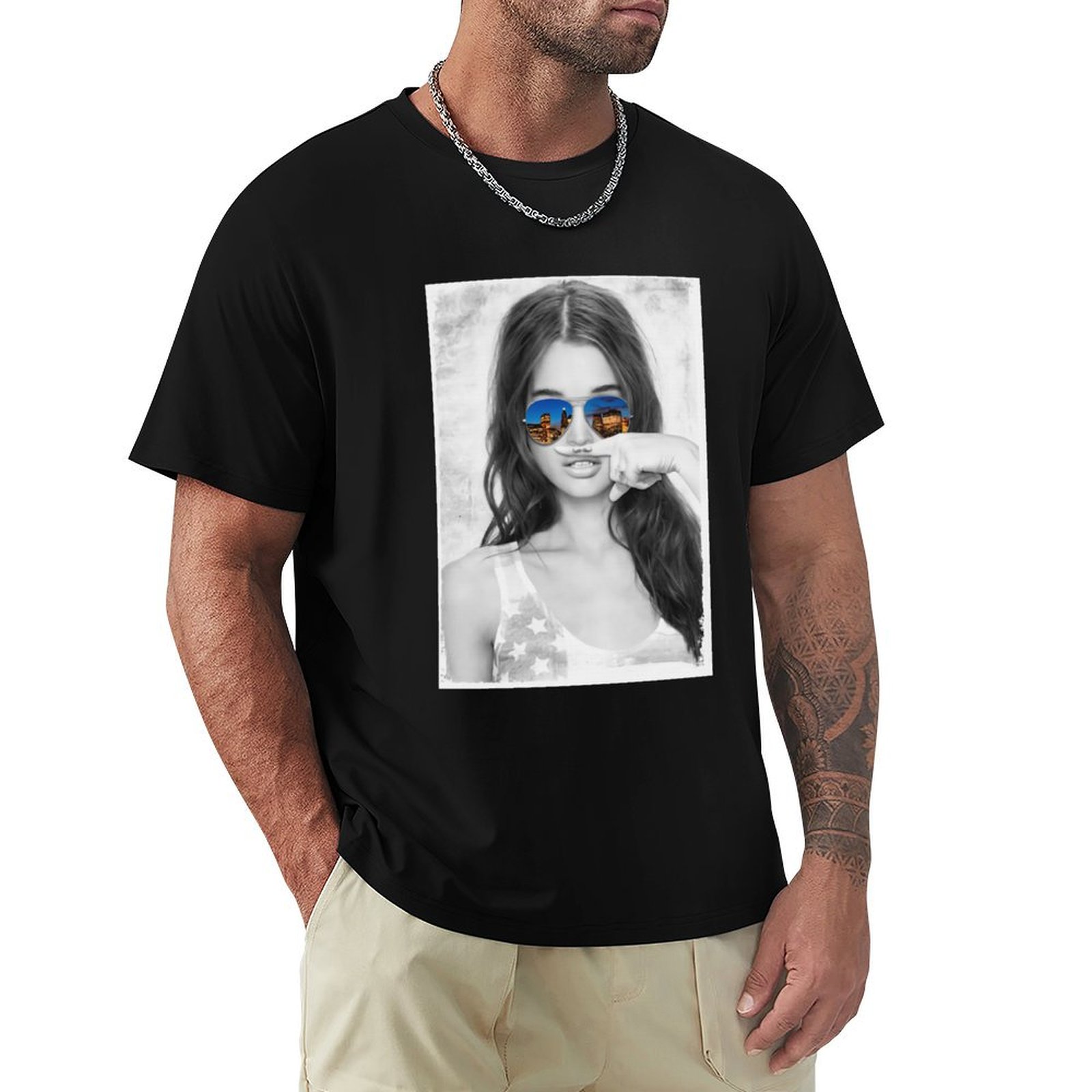 Original Mustache Girl Graphic - Street Fashion Co recension och pris