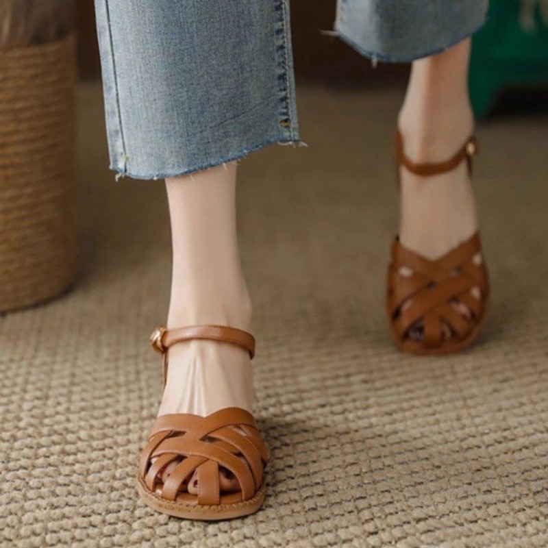 Shoes Female 2025 Buckle Strap - Street Fashion Female recension och pris